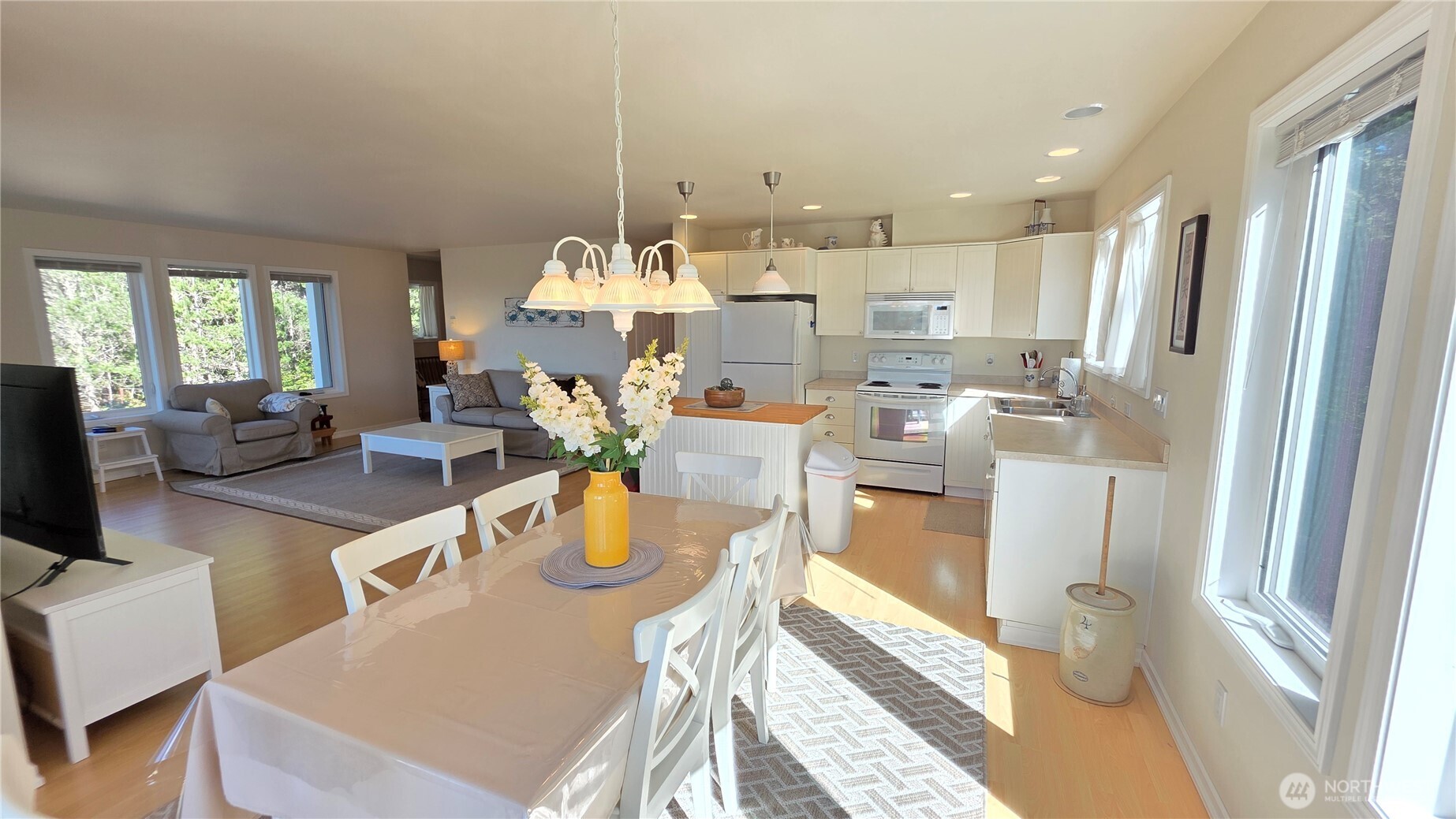 35602 J Place Ocean Park WA 98640