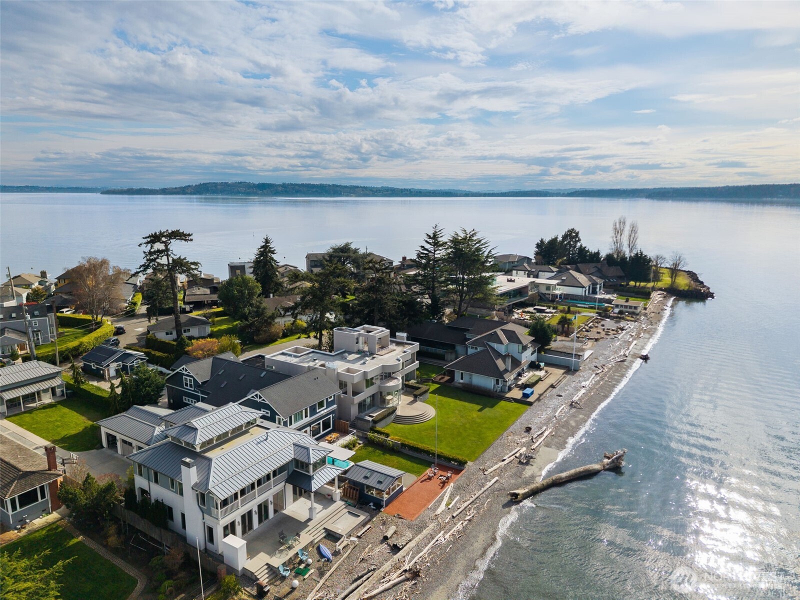9 SW Three Tree Point Lane Burien WA 98166