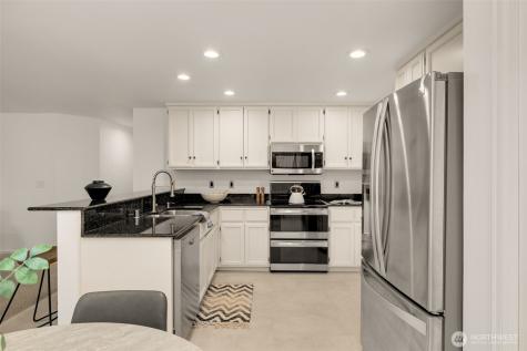 24325 SE 40th Place Sammamish WA 98029