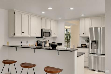 24325 SE 40th Place Sammamish WA 98029