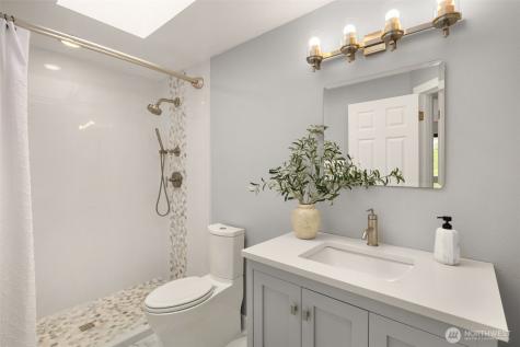24325 SE 40th Place Sammamish WA 98029