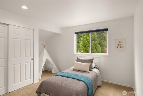 24325 SE 40th Place Sammamish WA 98029