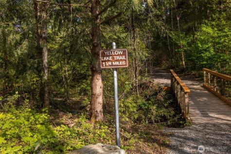 24325 SE 40th Place Sammamish WA 98029