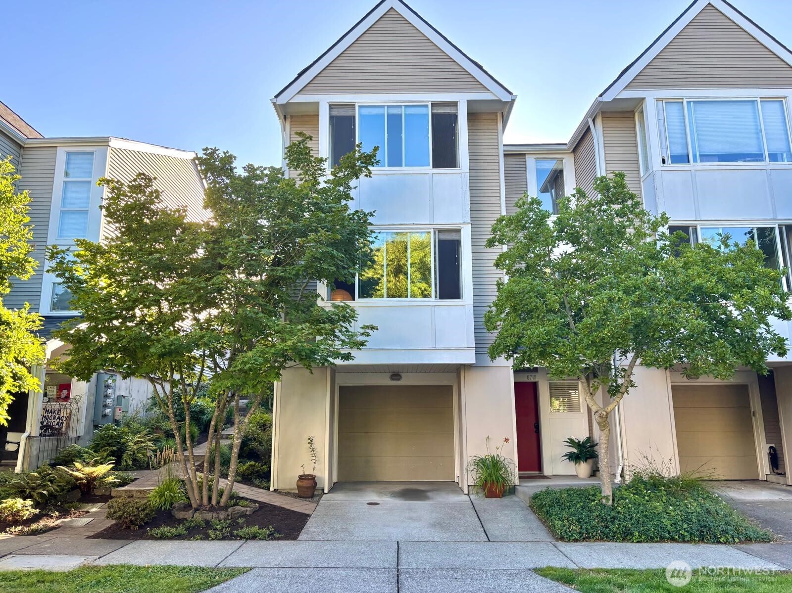 6719 35th Place S Seattle WA 98118