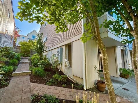 6719 35th Place S Seattle WA 98118