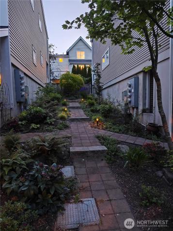 6719 35th Place S Seattle WA 98118