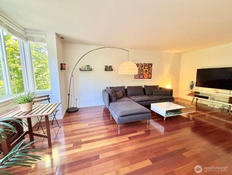 6719 35th Place S Seattle WA 98118