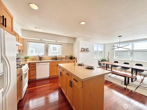 6719 35th Place S Seattle WA 98118