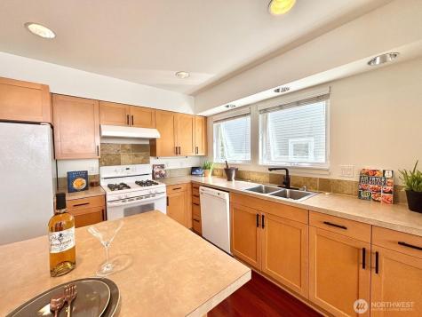 6719 35th Place S Seattle WA 98118