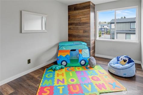 16611 48th Avenue W Edmonds WA 98026
