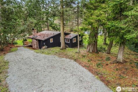 1465 Lake Drive Camano Island WA 98282