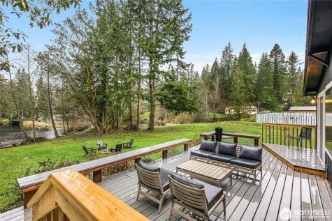 1465 Lake Drive Camano Island WA 98282