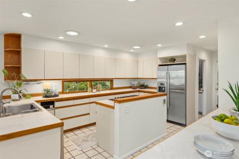 10700 NE Broomgerrie Road Bainbridge Island WA 98110