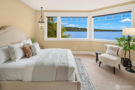 2033 E Lake Sammamish Parkway NE Sammamish WA 98074