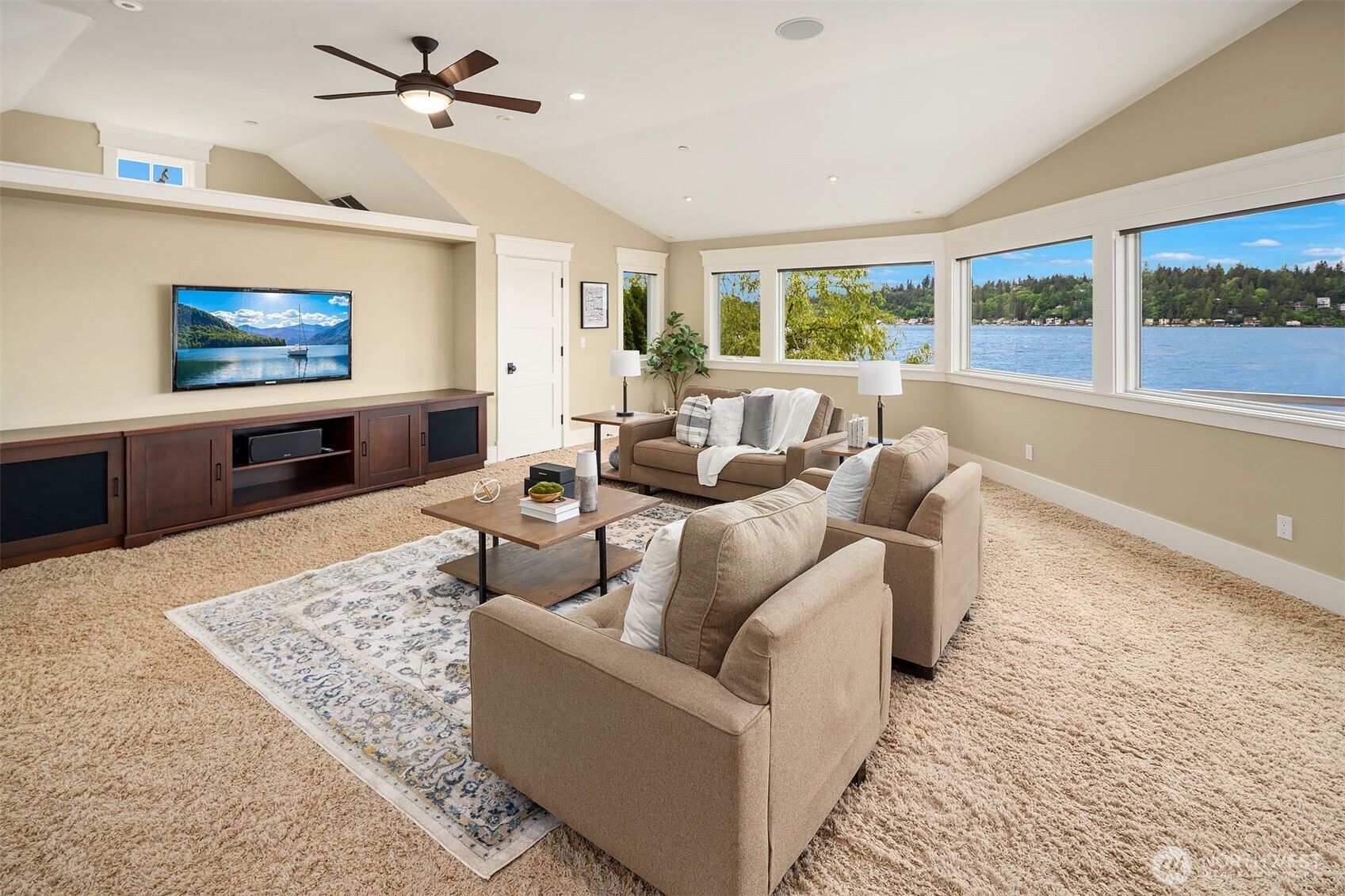 2033 E Lake Sammamish Parkway NE Sammamish WA 98074