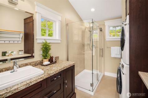 2033 E Lake Sammamish Parkway NE Sammamish WA 98074