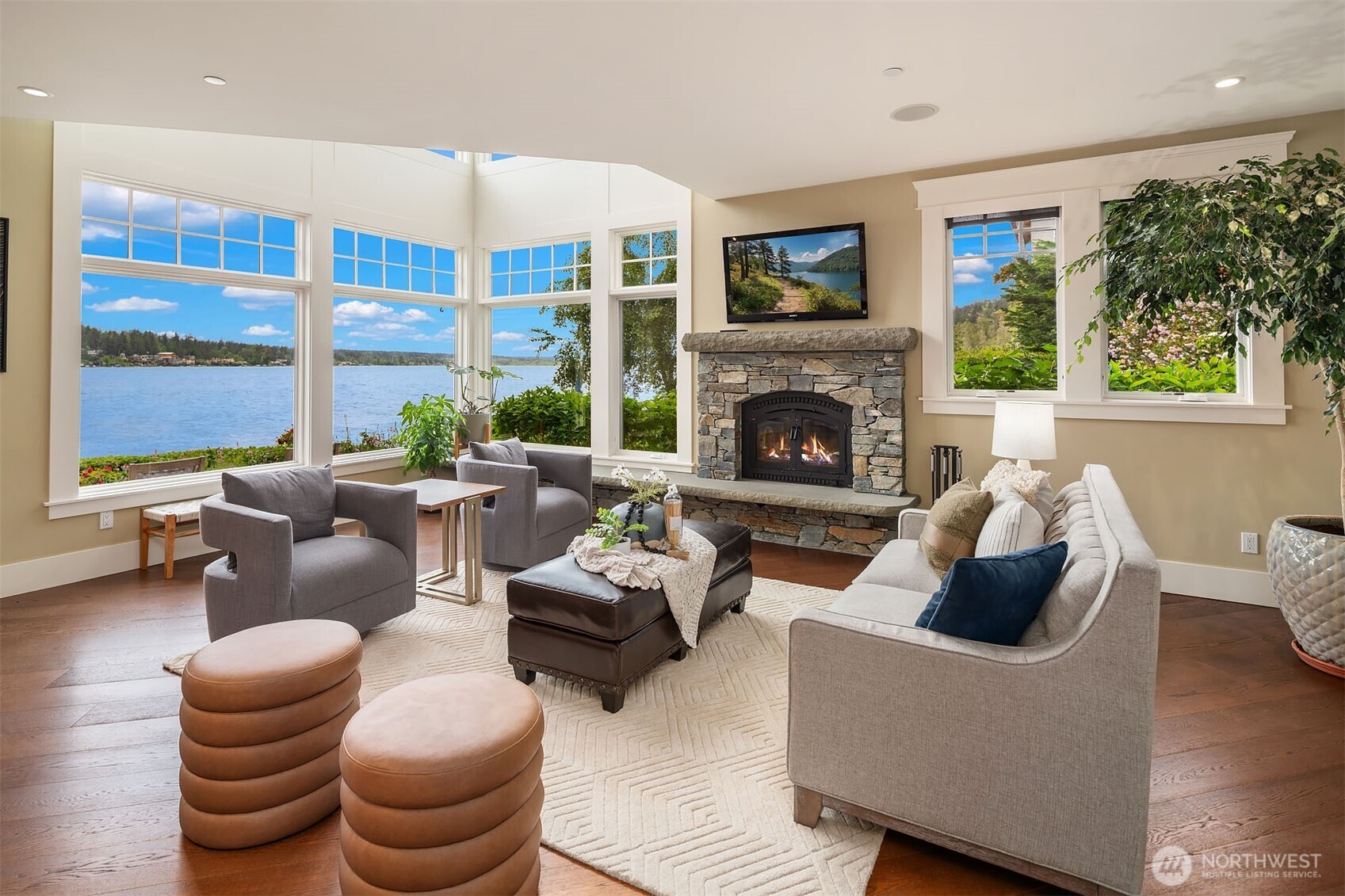 2033 E Lake Sammamish Parkway NE Sammamish WA 98074