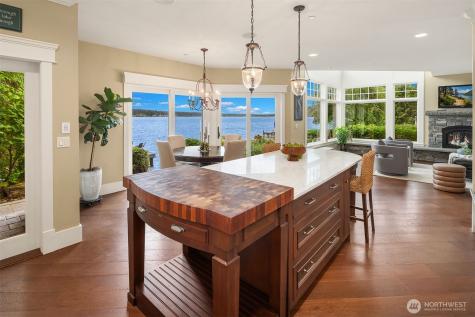 2033 E Lake Sammamish Parkway NE Sammamish WA 98074