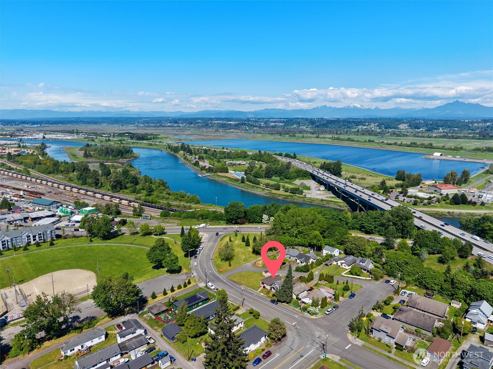 1823 Summit Avenue Everett WA 98201