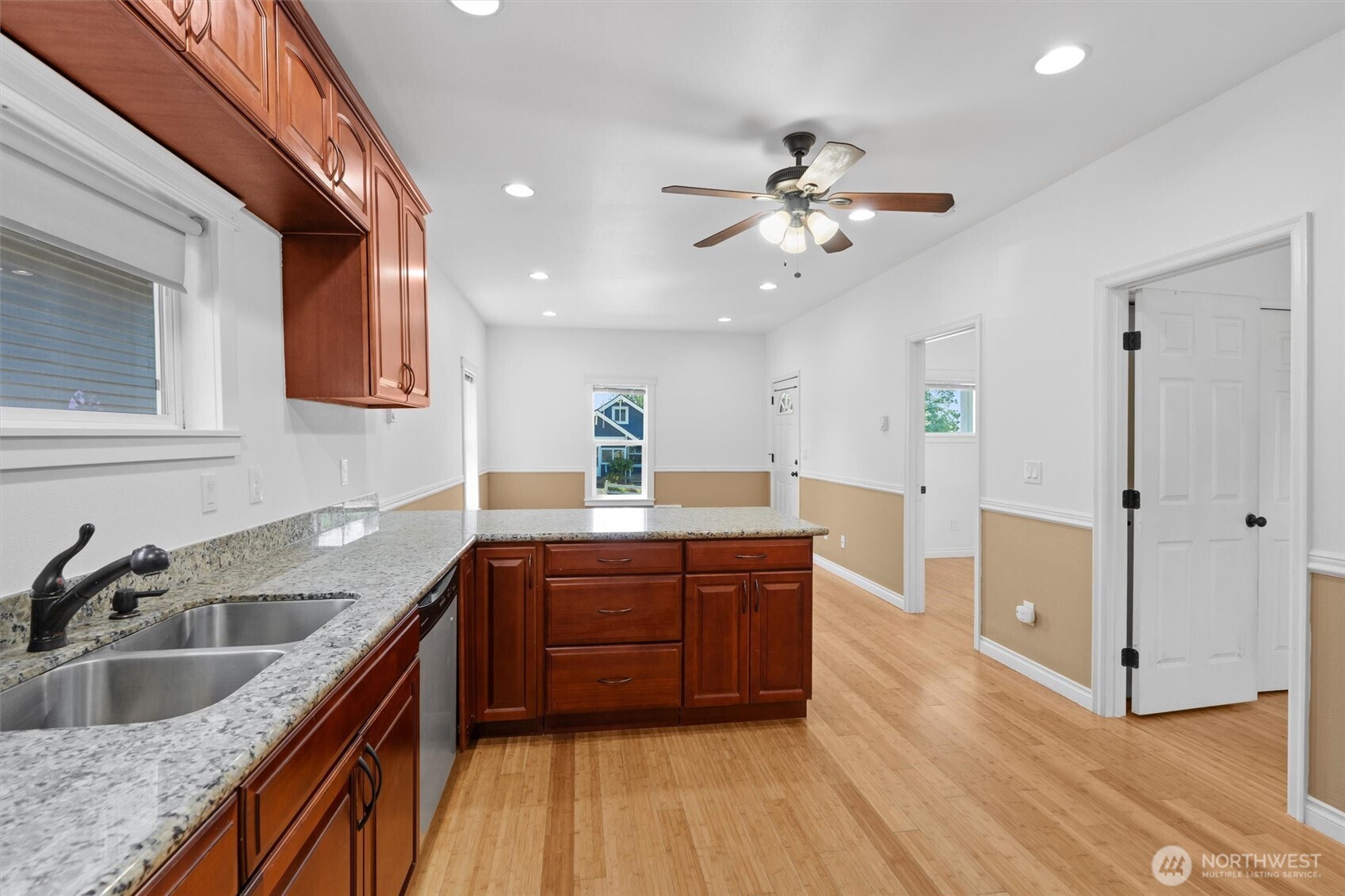 1823 Summit Avenue Everett WA 98201