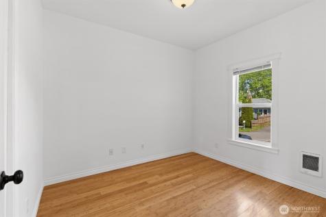 1823 Summit Avenue Everett WA 98201
