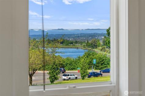 1823 Summit Avenue Everett WA 98201