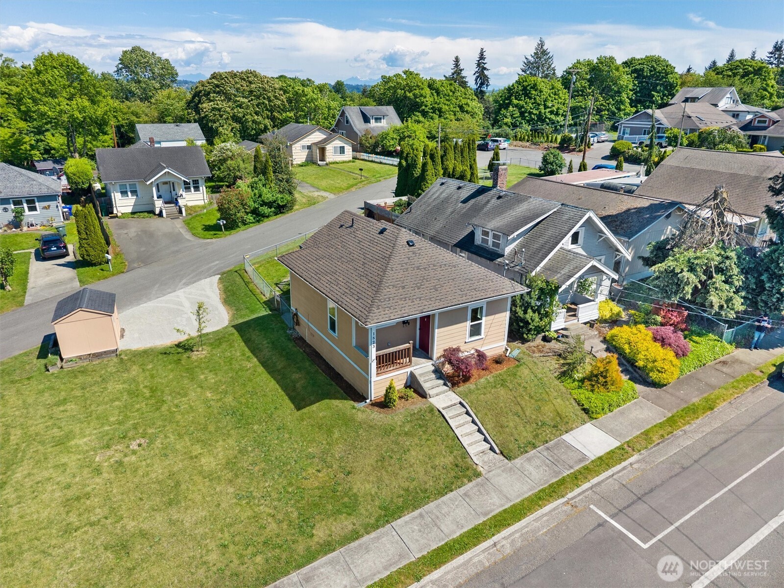 1823 Summit Avenue Everett WA 98201