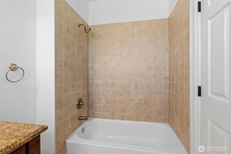 1823 Summit Avenue Everett WA 98201