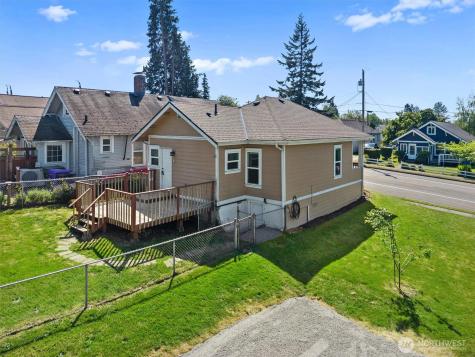 1823 Summit Avenue Everett WA 98201