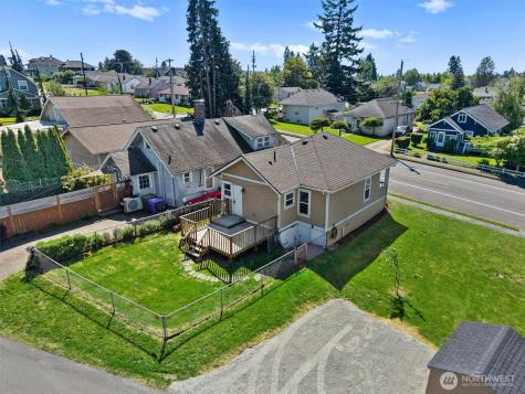1823 Summit Avenue Everett WA 98201