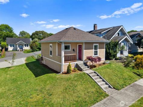 1823 Summit Avenue Everett WA 98201