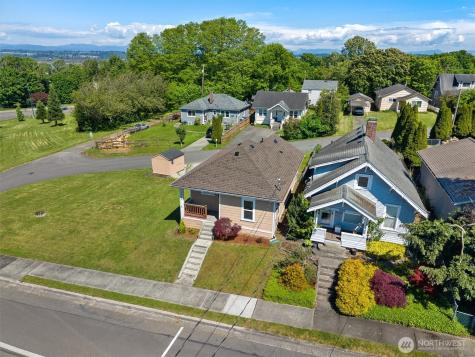 1823 Summit Avenue Everett WA 98201