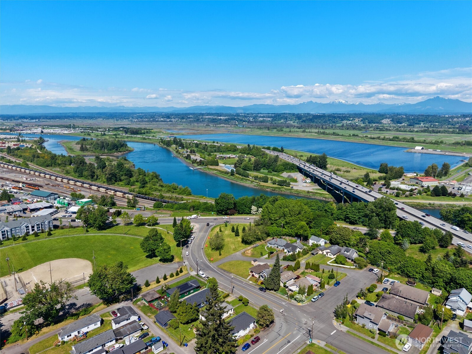 1823 Summit Avenue Everett WA 98201