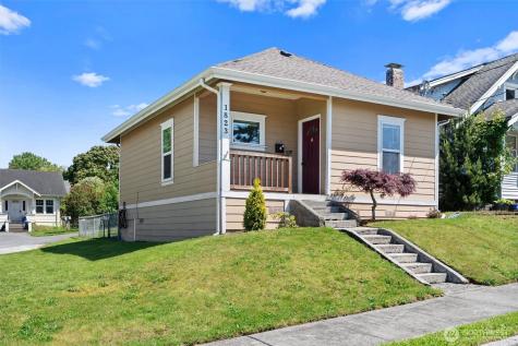 1823 Summit Avenue Everett WA 98201