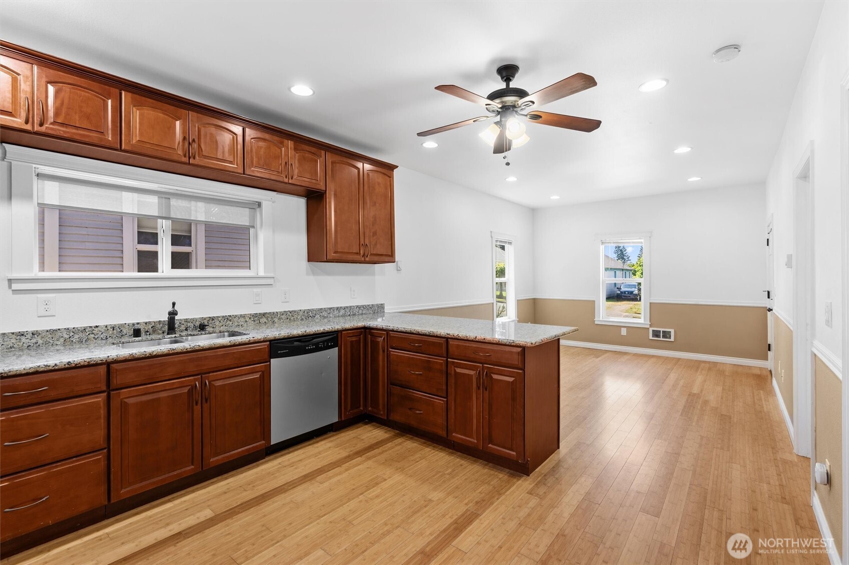 1823 Summit Avenue Everett WA 98201