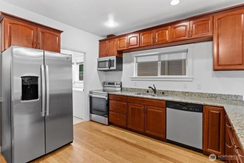 1823 Summit Avenue Everett WA 98201