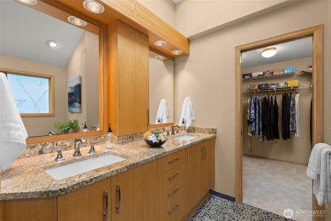 16880 SE 56th Place Bellevue WA 98006