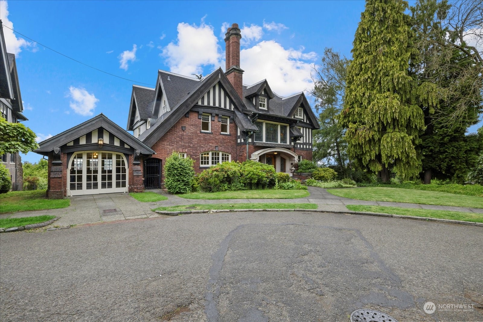 1047 Belmont Place E Seattle WA 98102