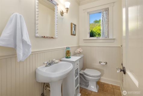 20446 Chautauqua Beach Road SW Vashon WA 98070