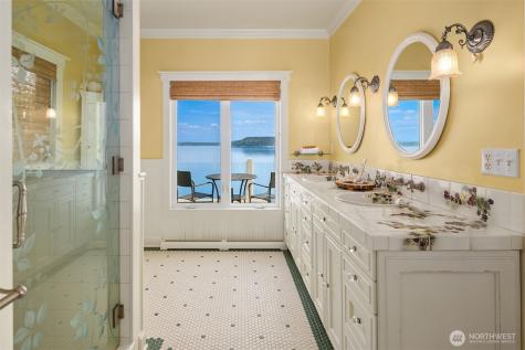 20446 Chautauqua Beach Road SW Vashon WA 98070