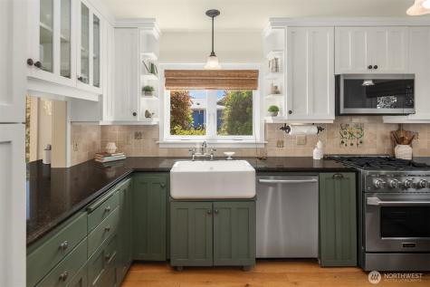 20446 Chautauqua Beach Road SW Vashon WA 98070