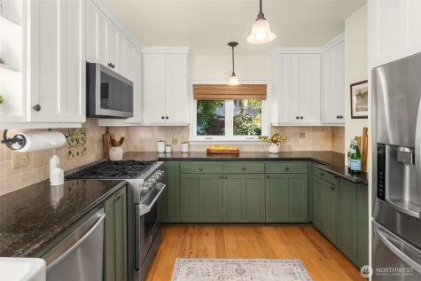 20446 Chautauqua Beach Road SW Vashon WA 98070