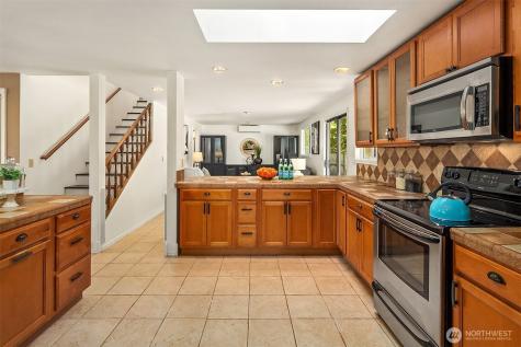 1247 293rd Avenue NE Carnation WA 98014