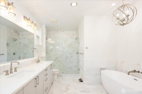 10207 NE 60th Street Kirkland WA 98033