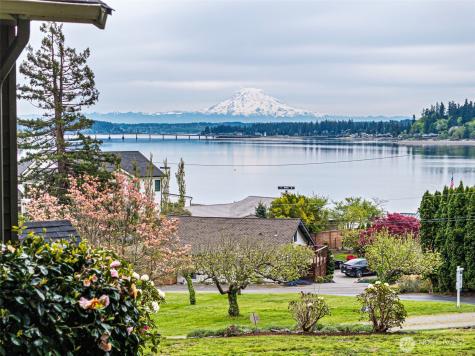 10519 Powell Drive NW Gig Harbor WA 98335