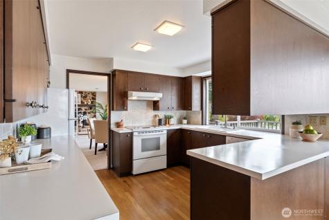10519 Powell Drive NW Gig Harbor WA 98335