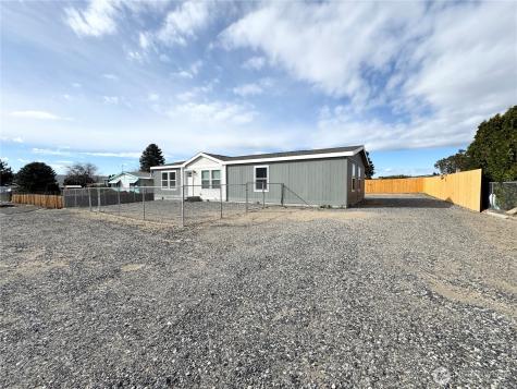 412 SW Thunderbird Way Mattawa WA 99349