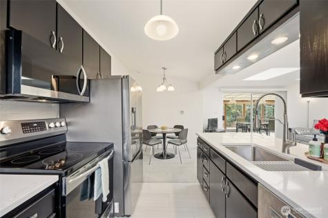 1279 149th Place SE Bellevue WA 98007