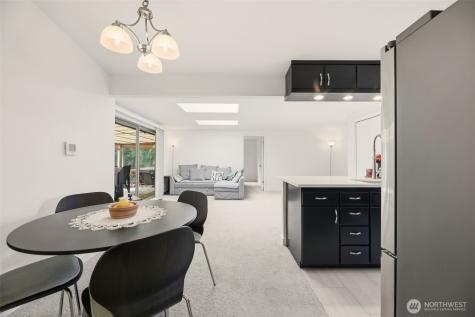 1279 149th Place SE Bellevue WA 98007