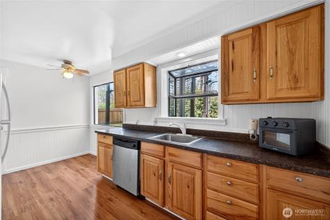 27 Crescent Circle SW Lakewood WA 98499